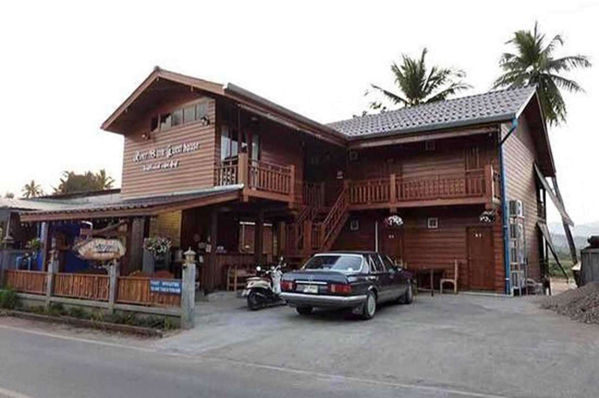 River Bank Resort Mae Sariang Exteriér fotografie