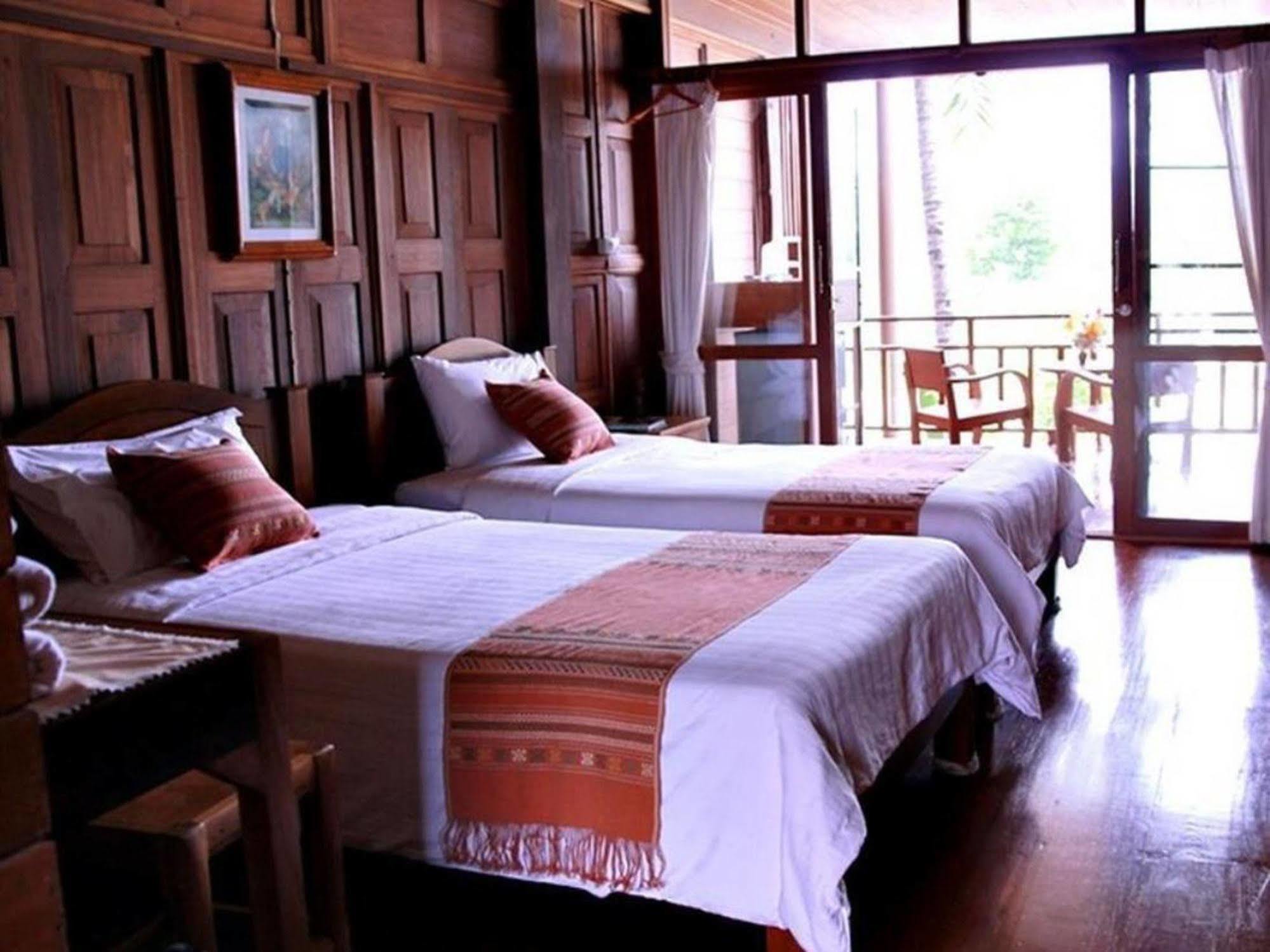 River Bank Resort Mae Sariang Exteriér fotografie